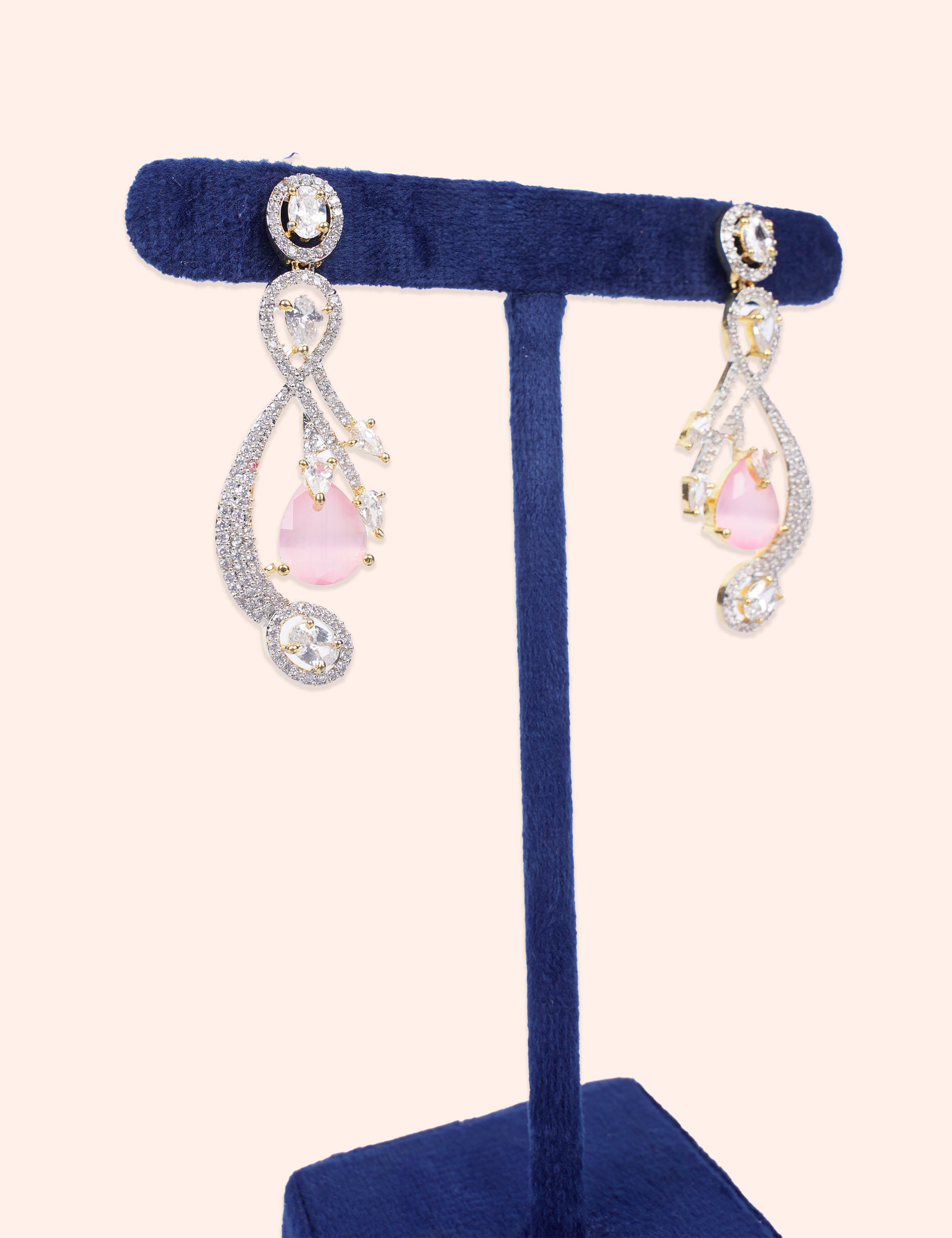 Noor Teardrop Elegance